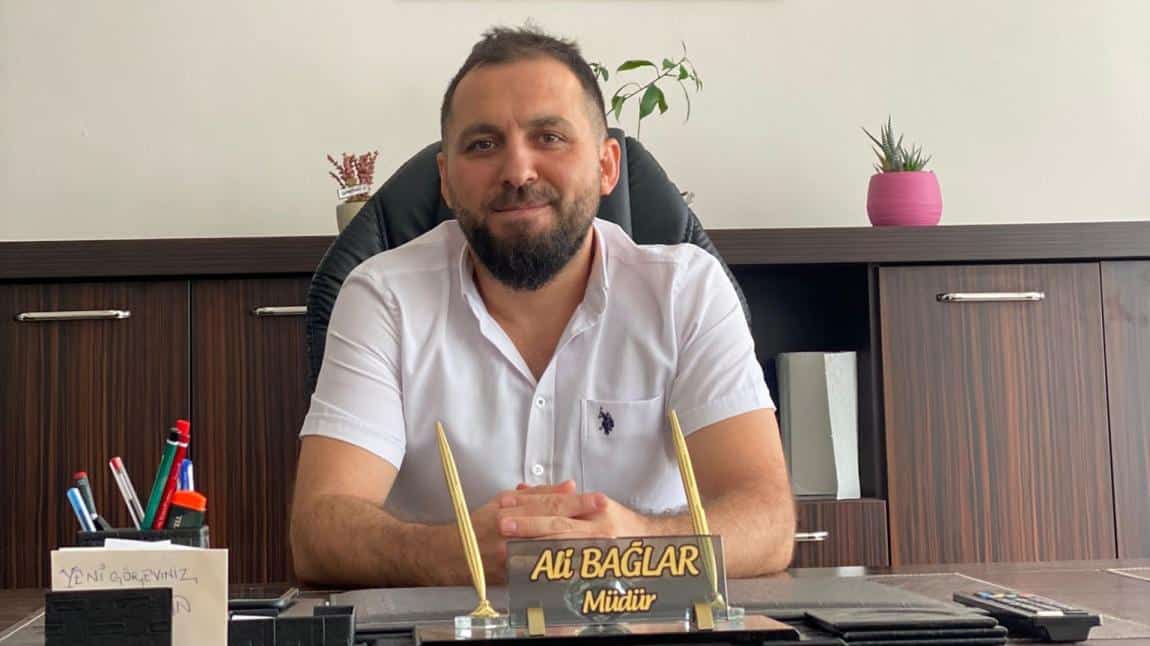 Fatih İlkokulunda Görev Değişimi: Yeni Müdürümüz Sayın Ali BAĞLAR.
